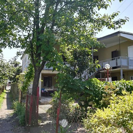 Guest House Of Givi Кобулеті Екстер'єр фото