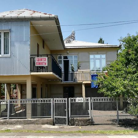 Guest House Of Givi Кобулеті Екстер'єр фото